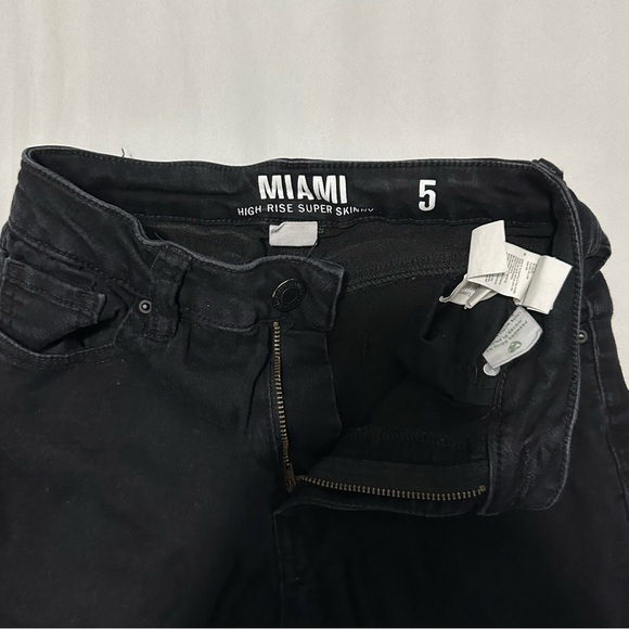 Women’s Black Ripped Skinny Jeans - Picture 4 of 4